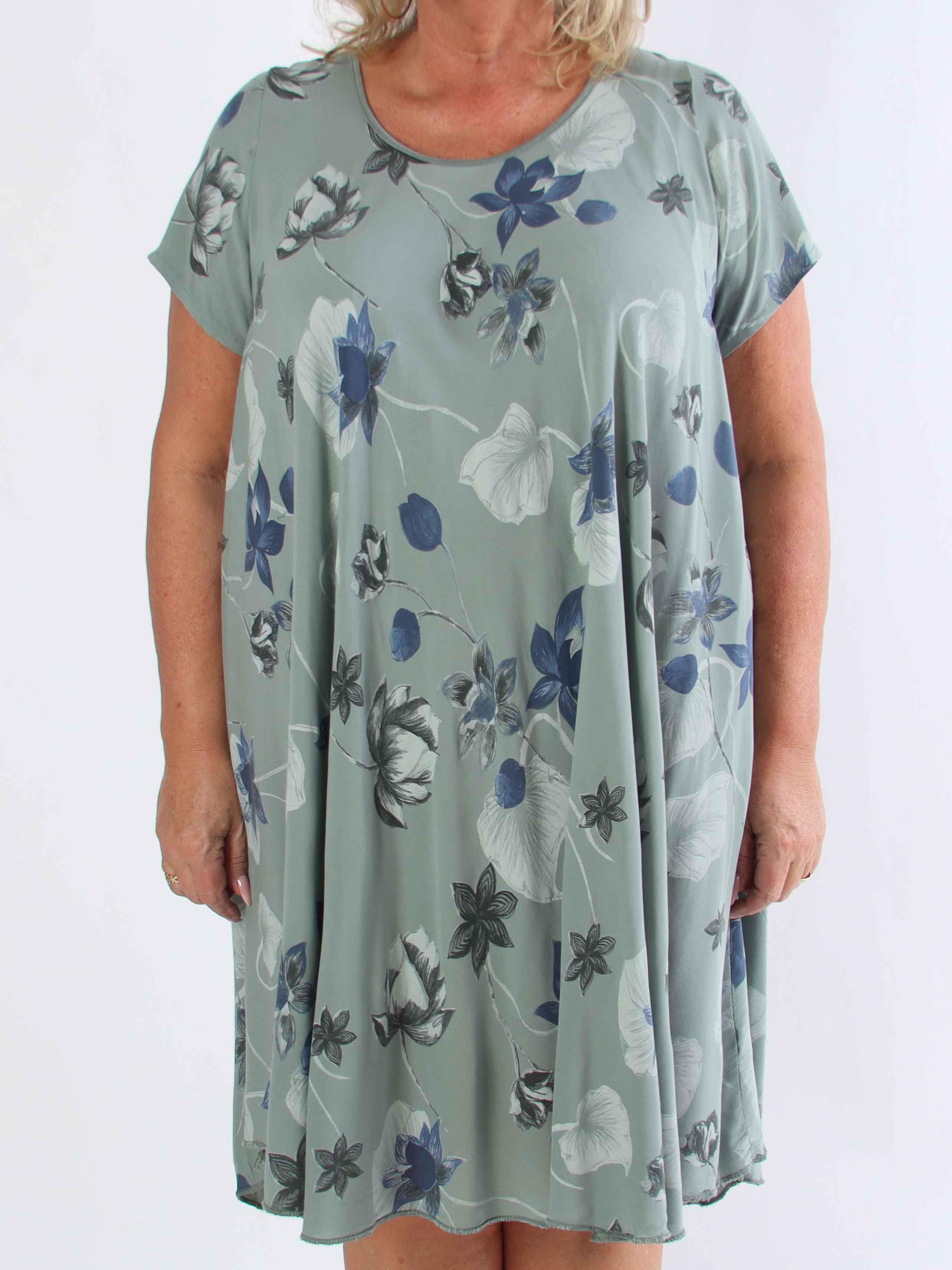 Bora - Söt tunikaklänning i bomull med blommigt tryck i plusstorlek